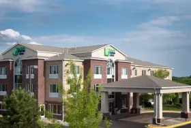 Photograph of Holiday Inn Express, Chanhassen