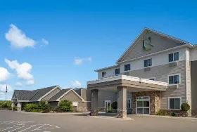 Photograph of Little Crow Resort & Conference, Trademark by Wyndham, Spicer