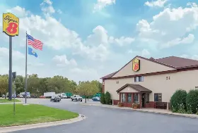 Photograph of Super 8, Fairmont