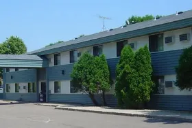 Photograph of Super 8, Cottage Grove