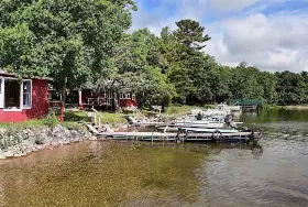 Photograph of Tamarac Bay Resort, Rochert