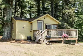 Photograph of Island View Resort, Knife River