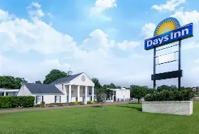 Photograph of Days Inn, Natchez