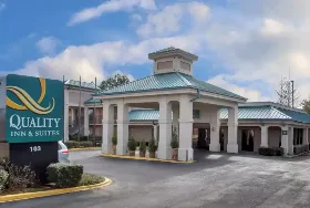 Photograph of Quality Inn, Clinton