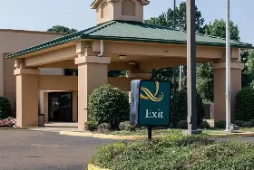 Photograph of Quality Inn, Magee