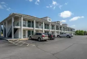 Photograph of Econo Lodge, Tupelo