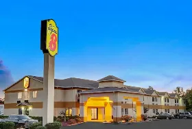 Photograph of Super 8, Hernando