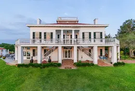 Photograph of Weymouth Hall, Natchez