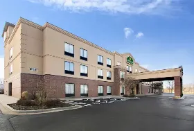 Photograph of La Quinta Inn & Suites, Springfield