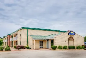 Photograph of Days Inn, Monett