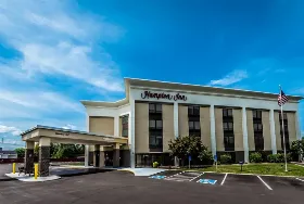 Photograph of Hampton Inn, Saint Charles
