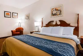 Photograph of Quality Inn, Kingdom City