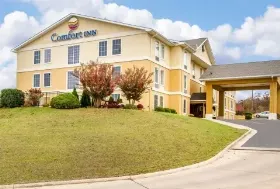 Photograph of Comfort Inn, Poplar Bluff