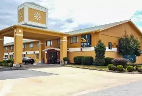 Photograph of Quality Inn, Ozark