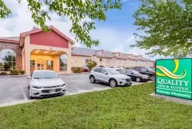 Photograph of Quality Inn, Carthage