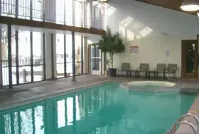 Photograph of Quail's Nest Inn And Suites, Osage Beach