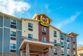 Photograph of My Place Hotel, Independence