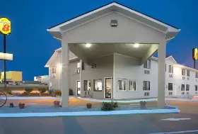 Photograph of Super 8, Boonville