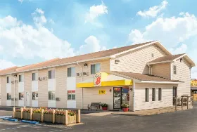 Photograph of Super 8, Moberly