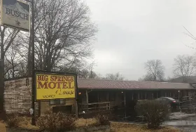 Photograph of Big Spring Road Motel, Van Buren