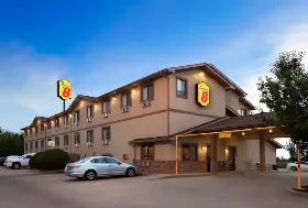 Photograph of Super 8, Macon