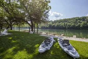 Photograph of Driftwater Resort, Branson