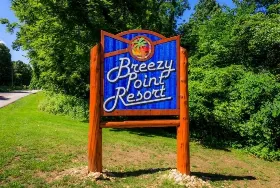 Photograph of Breezy Point Resort, Camdenton