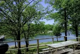 Photograph of Crest Lodge, Branson West