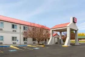 Photograph of Econo Lodge, Livingston
