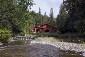 Photograph of Dumont's Creekside B&B, Libby