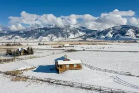 Photograph of Lakeview Lodge, Bozeman
