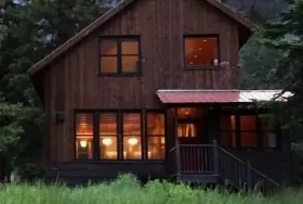Photograph of Sun Dog Cabin, Silver Gate