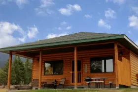 Photograph of Yellowstone Park Riverfront Cabin #9, Gardiner