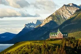 Photograph of Apgar Village Lodge (West Entrance), West Glacier