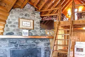 Photograph of Yellowstone Inn, West Yellowstone