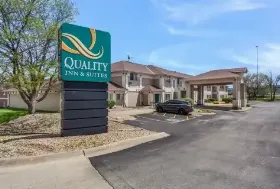 Photograph of Quality Inn, Omaha