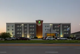 Photograph of Holiday Inn Express, Columbus