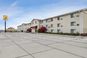 Photograph of Super 8, Lincoln