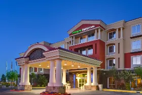 Photograph of Holiday Inn Express & Suites Las Vegas SW – Spring Valley, Las Vegas