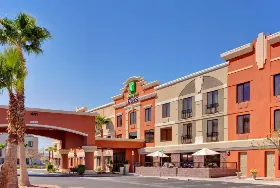 Photograph of Holiday Inn Express, Henderson