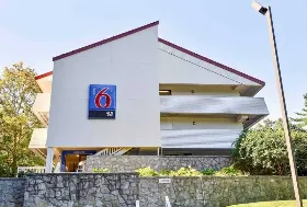 Photograph of Motel 6, Nashua