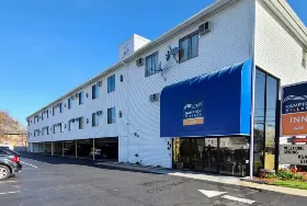 Photograph of Hampton Village Inn, Hampton