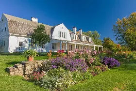Photograph of The Fells Historic Estate & Gardens, Newbury