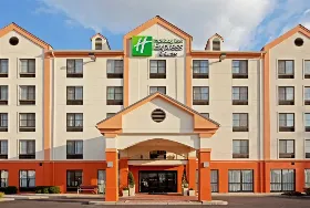 Photograph of Holiday Inn Express, Carlstadt