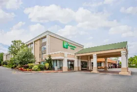 Photograph of Holiday Inn & Suites Parsippany Fairfield, Parsippany