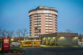 Photograph of Crowne Plaza, Saddle Brook