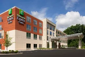 Photograph of Holiday Inn Express, North Brunswick