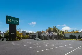 Photograph of Quality Inn, Wayne