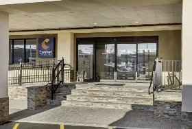 Photograph of Comfort Inn & Suites, Newark
