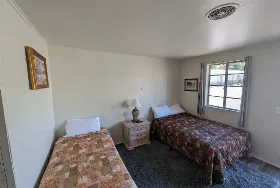 Photograph of Leonardo Motel, Leonardo